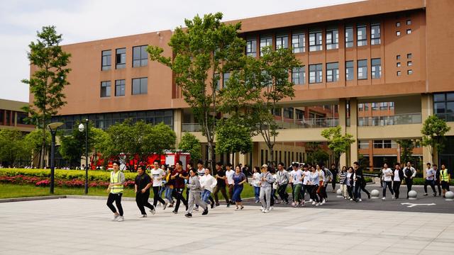 杭州市人民职业学校2022年录取分数线(图1)