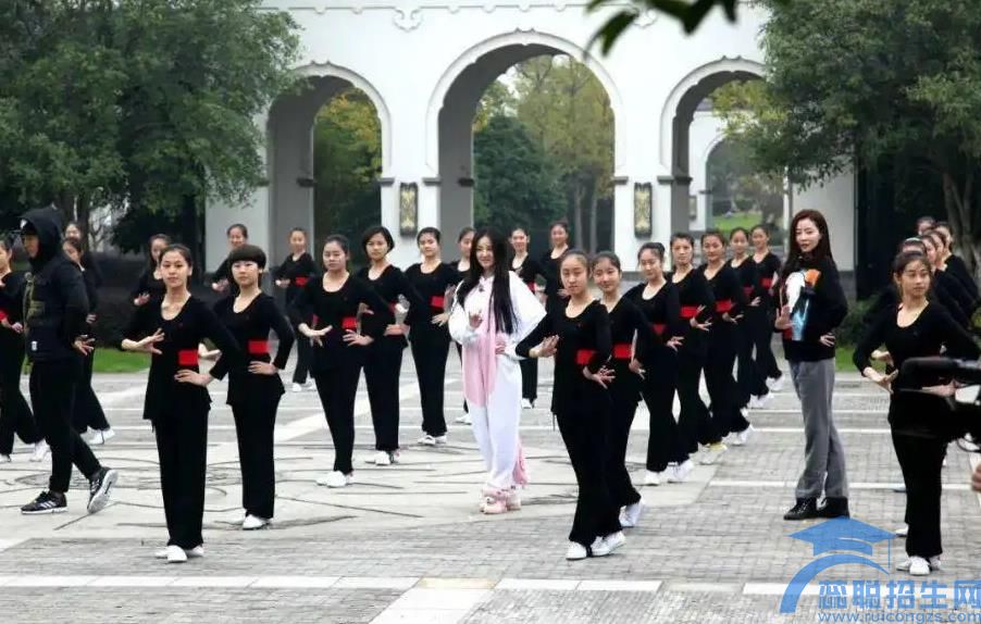 嵊州越剧艺术学校2022年录取分数线(图1)
