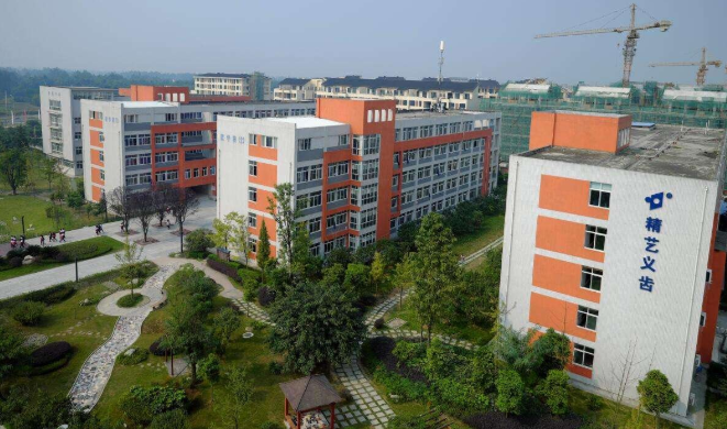 成都初中毕业能上中专学校吗(图1)