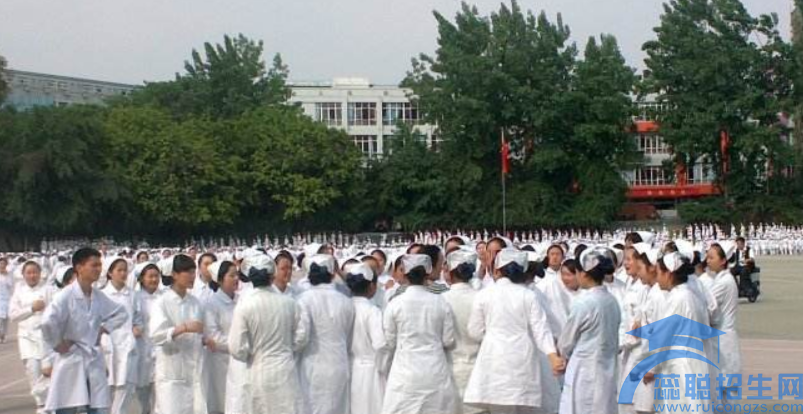 成都初中女生读什么中专学校好(图1)