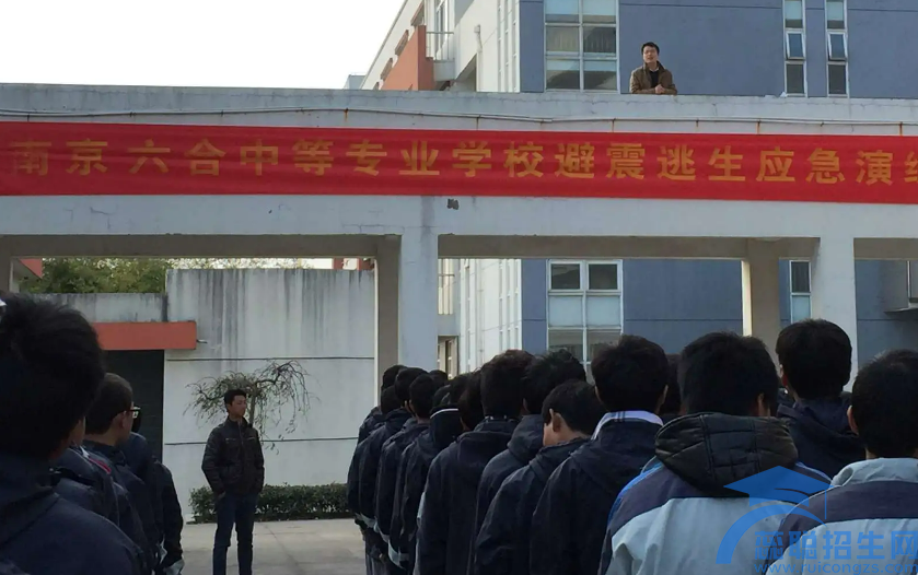 南京六合中等专业学校宿舍情况(图1)