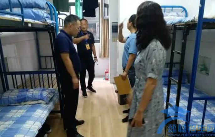 南京新港中等专业学校宿舍情况(图1)