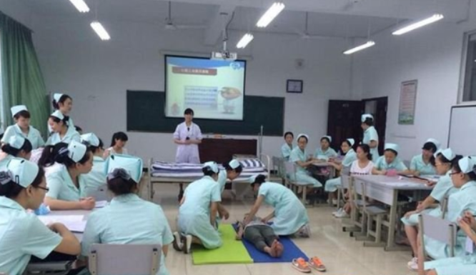 成都护理好的大专有哪些(图1)