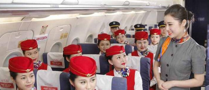 成都高中生读航空服务好吗(图1)