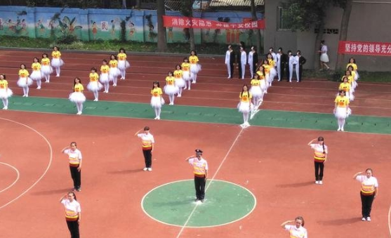 成都初中生读铁路怎么样(图1)