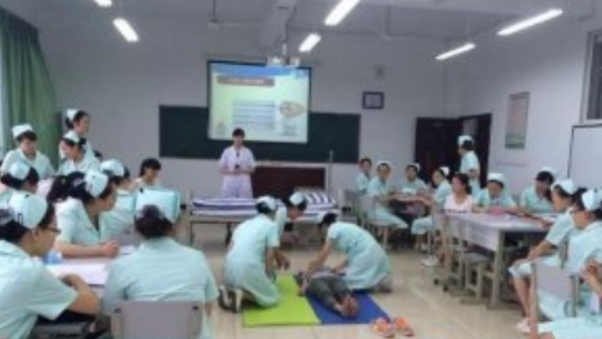 成都高中生读铁路怎么样(图1)