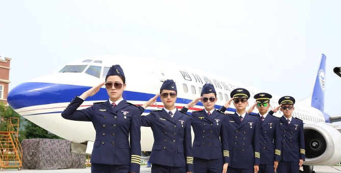 成都航空服务什么时间招生(图1)