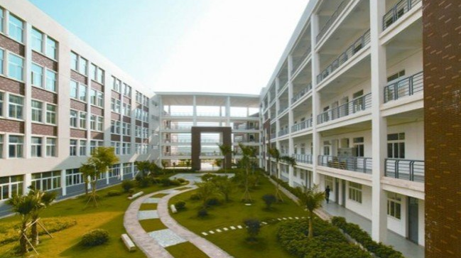 成都内理科一专软件开发大专学校(图1)