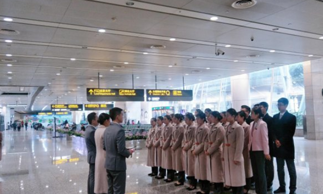 初中毕业怎么考航空服务(图1)