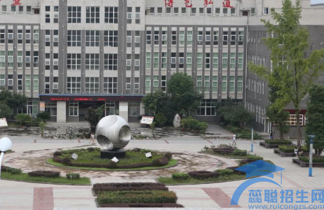 四川宜宾南溪职业技术学校2022年报名条件、招生(图1)