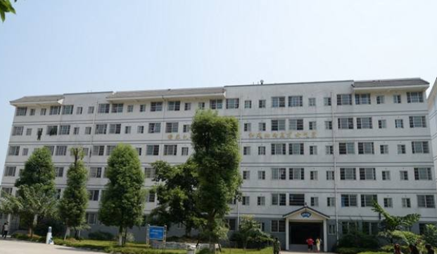 乐山旅游学校招生办联系电话(图1)