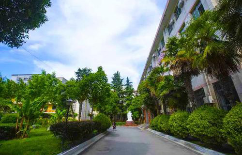 乌鲁木齐铁路学校