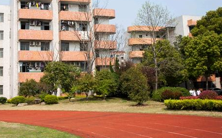 杭州高级技工学校2023年录取分数线(图1)