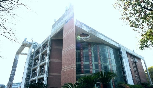 邻水县合流职业技术学校宿舍条件(图1)