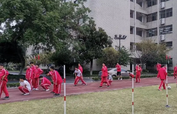 杭州人民职业学校2023年录取分数线(图1)