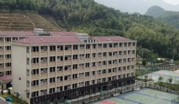 富阳城镇职业高级中学收费情况(图1)