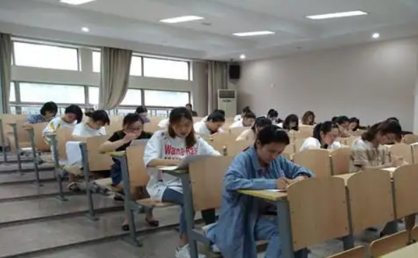 海宁卫生学校收费情况(图1)