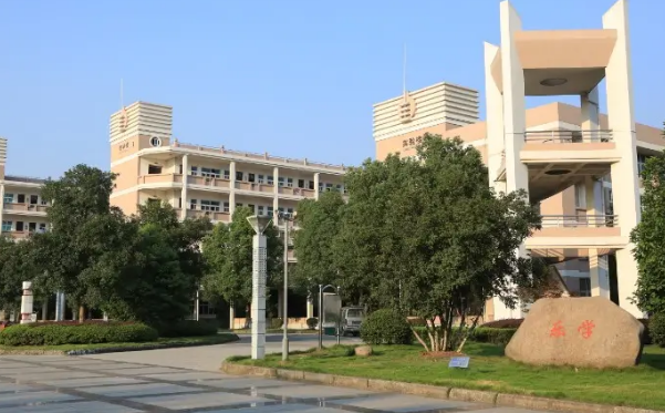 德清县职业中等专业学校2023年录取分数线(图1)