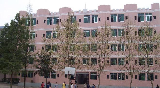 达州华西职业技术学校招生办联系电话(图1)