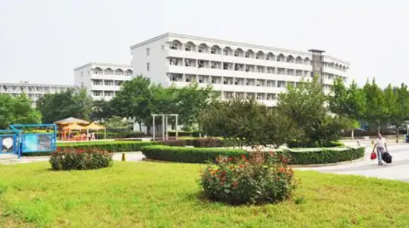 石家庄卫生学校收费情况(图1)