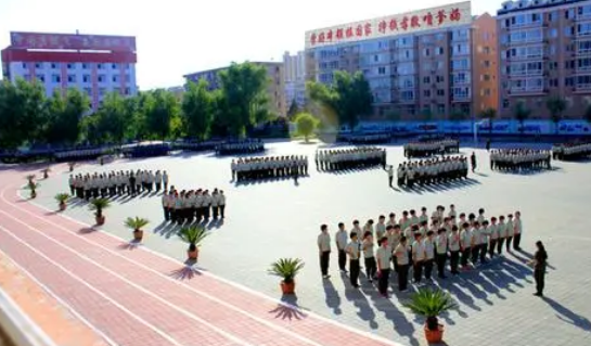 承德现代中等专业学校2023年录取分数线(图1)