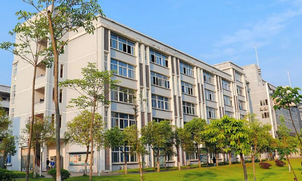 重庆应用技术职业学院收费情况(图1)