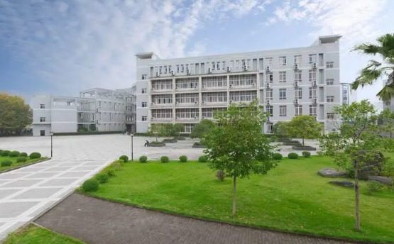 重庆三峡职业学院五年制大专2023年录取分数线(图1)