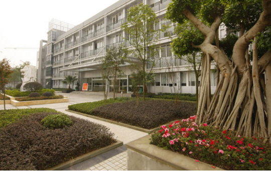 重庆公共交通技工学校2023年招生简章(图1)