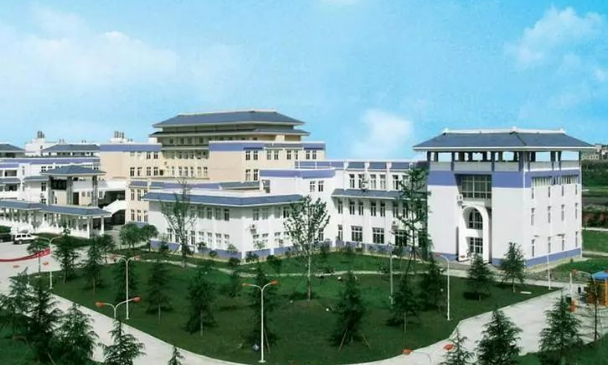 重庆建筑技工学校2023年录取分数线(图1)