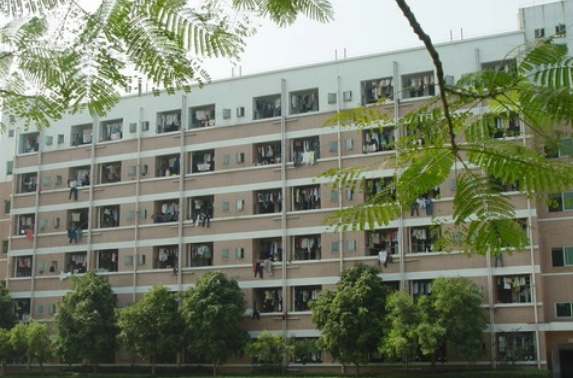 重庆渝东技工学校收费情况(图1)