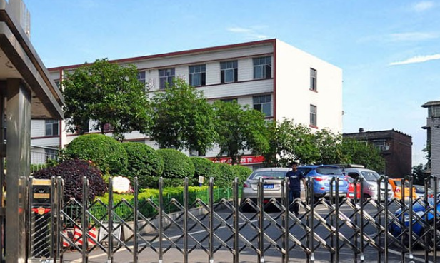重庆机械电子高级技工学校2023年录取分数线(图1)